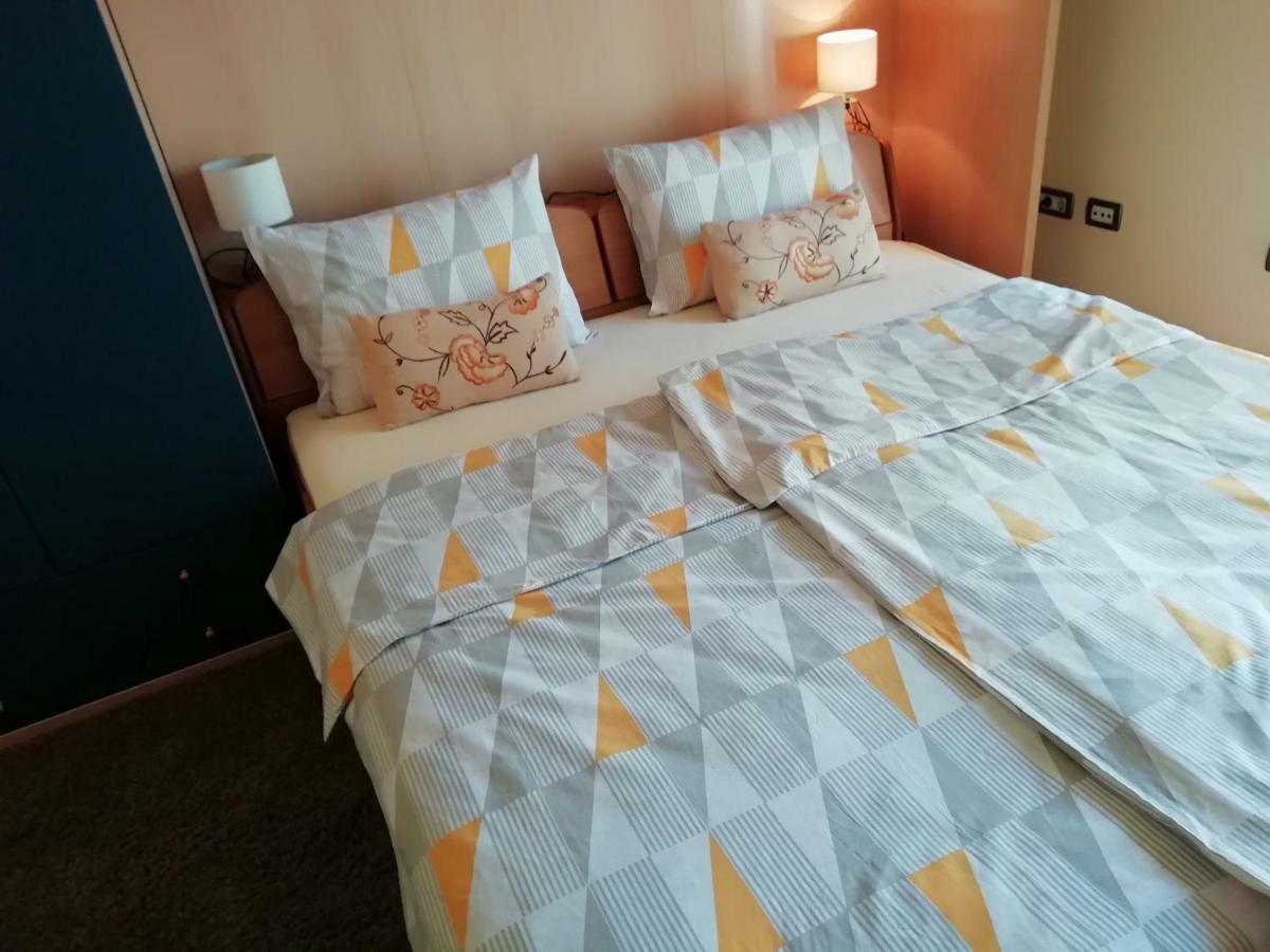 Apartments In Villa Azra Риека Экстерьер фото